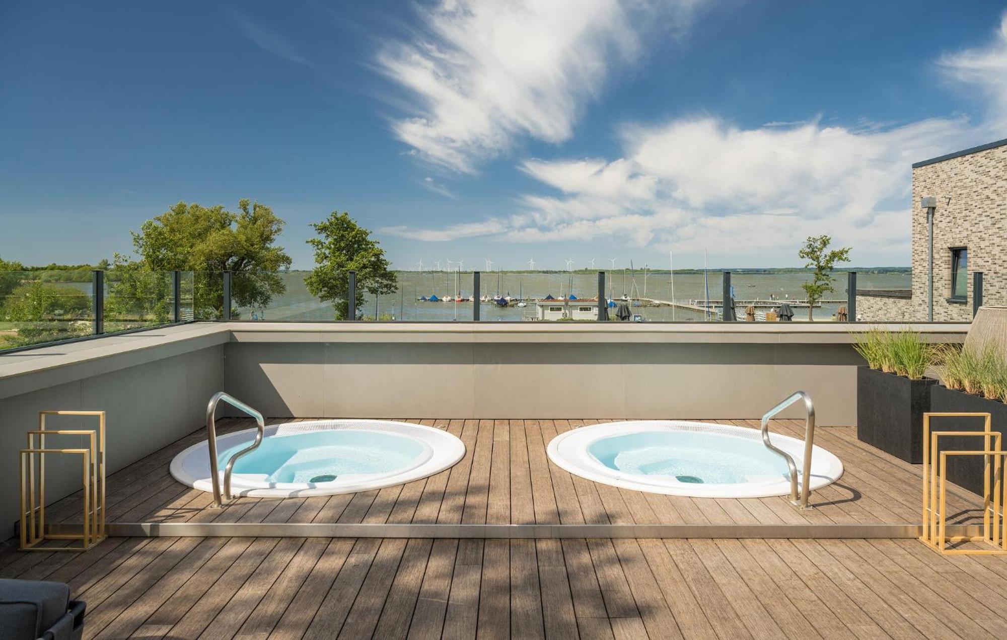 Amazing Home In Lembruch-Duemmer See With Kitchen Eksteriør billede