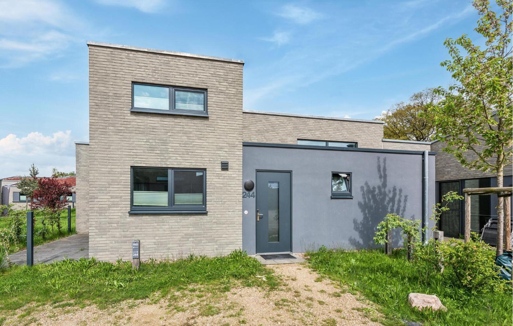 Amazing Home In Lembruch-Duemmer See With Kitchen Eksteriør billede